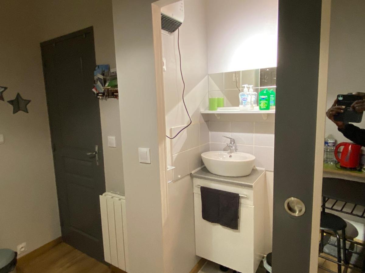 Sympathique Logement En Rez-De-Chausse, De 21M 2 Beauvais Luaran gambar