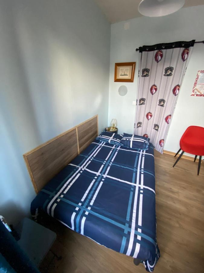 Sympathique Logement En Rez-De-Chausse, De 21M 2 Beauvais Luaran gambar