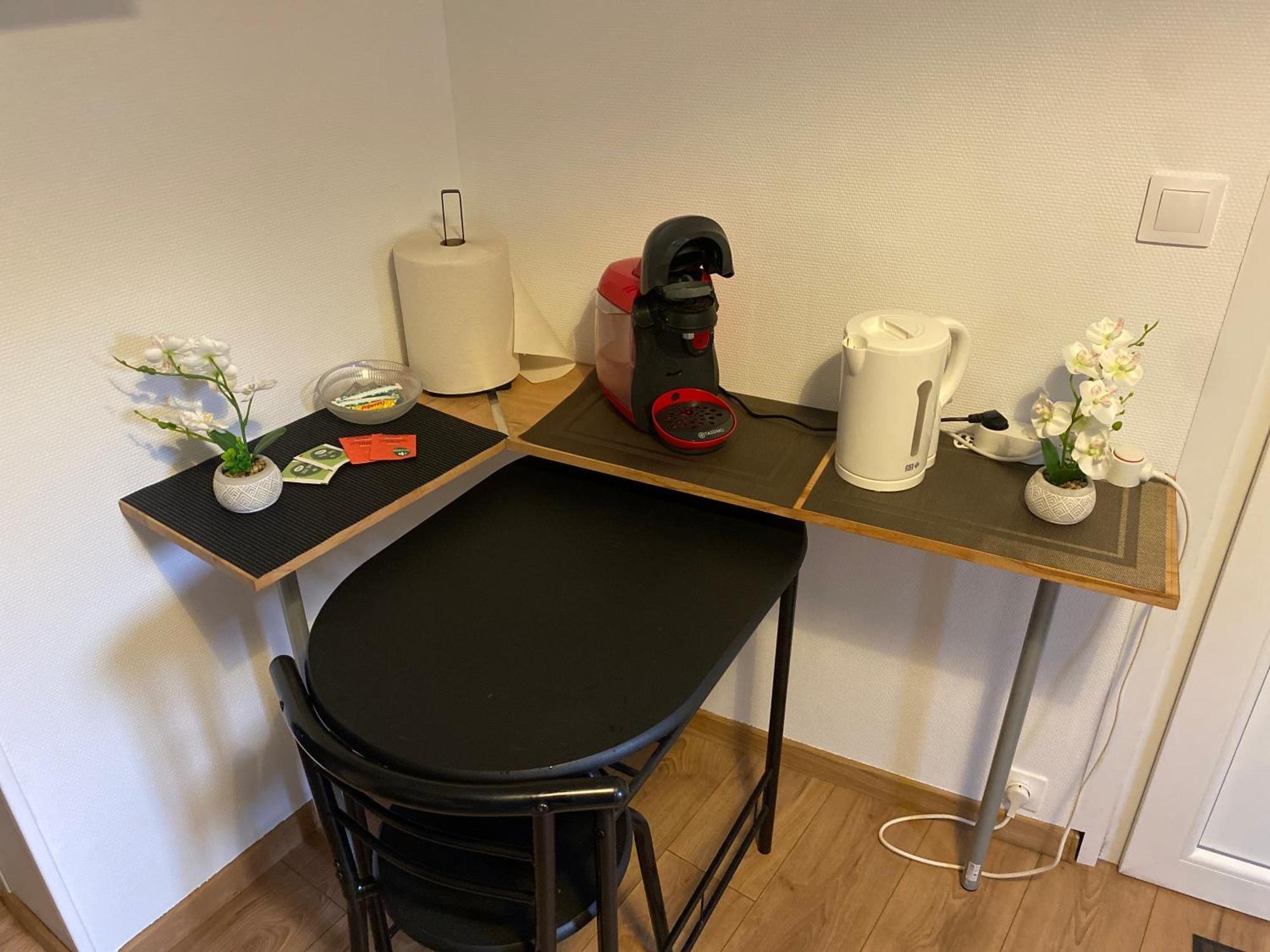 Sympathique Logement En Rez-De-Chausse, De 21M 2 Beauvais Luaran gambar